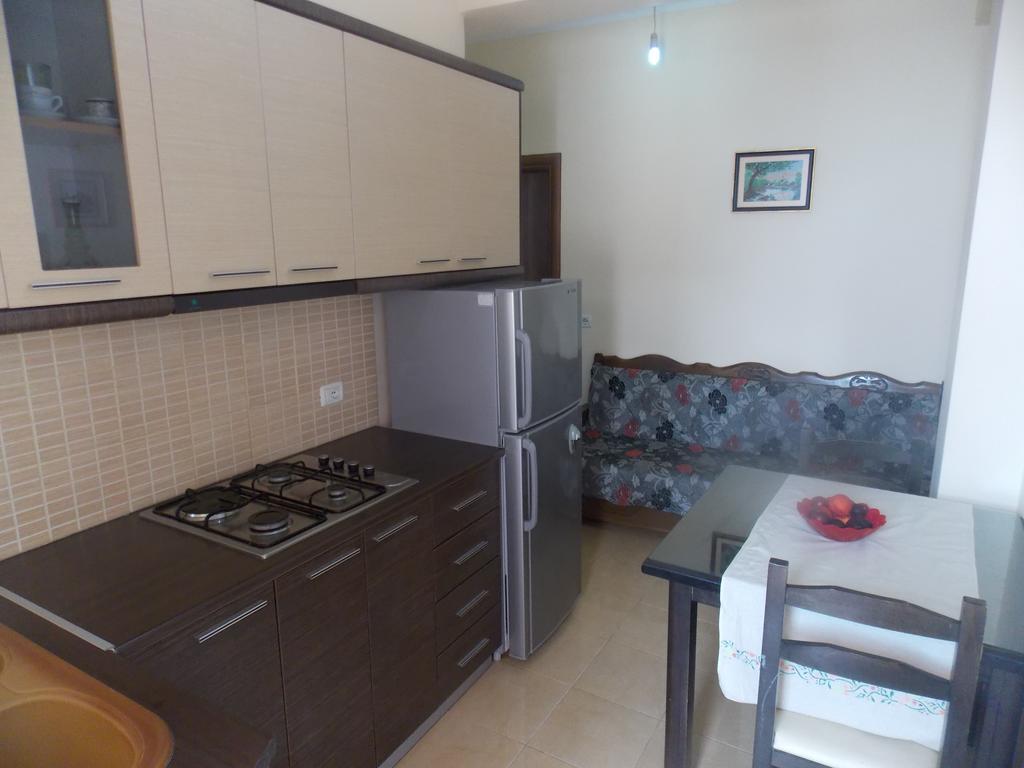 Detjon Beach Apartments Sarande Bagian luar foto