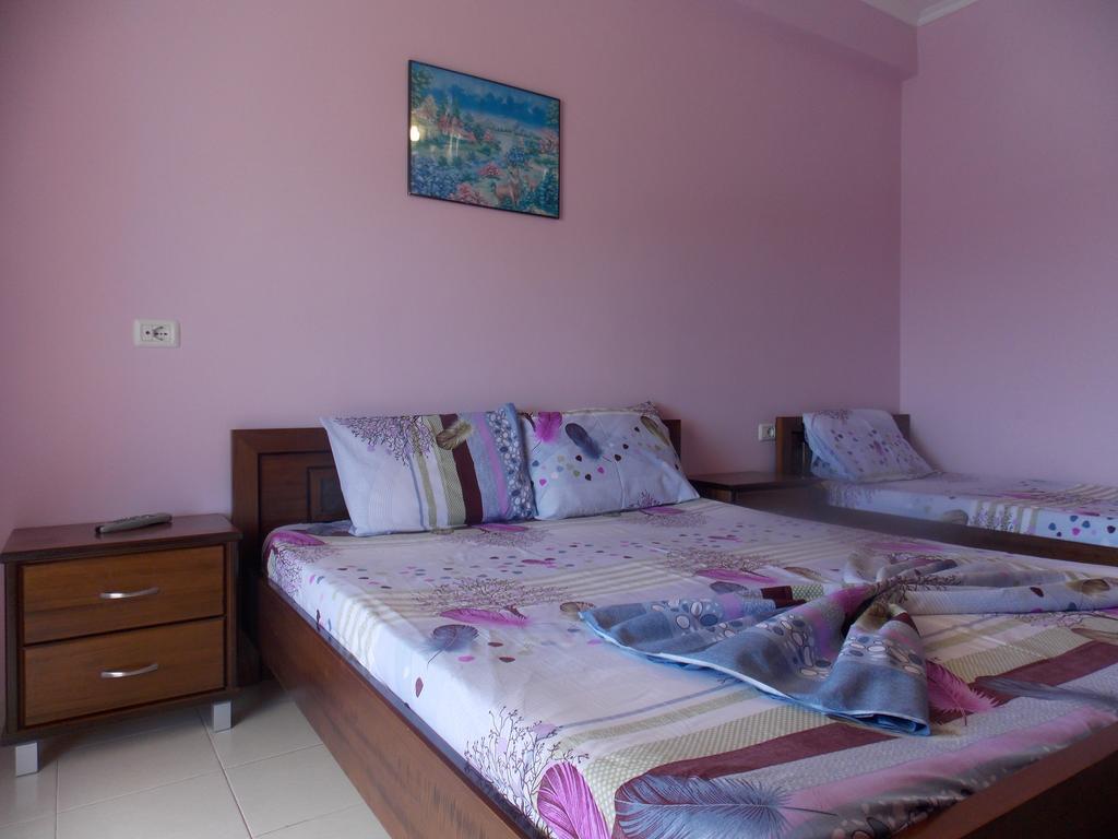 Detjon Beach Apartments Sarande Bagian luar foto