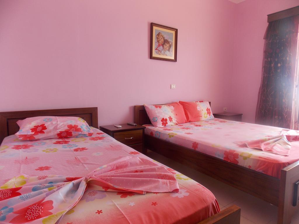 Detjon Beach Apartments Sarande Bagian luar foto