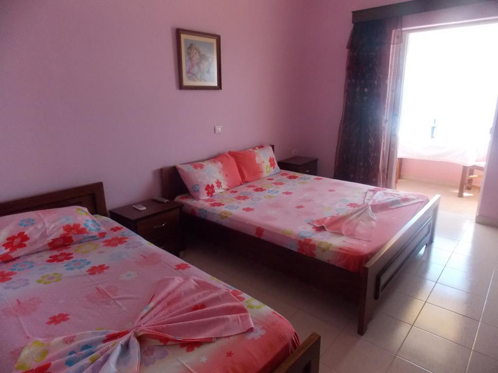 Detjon Beach Apartments Sarande Bagian luar foto