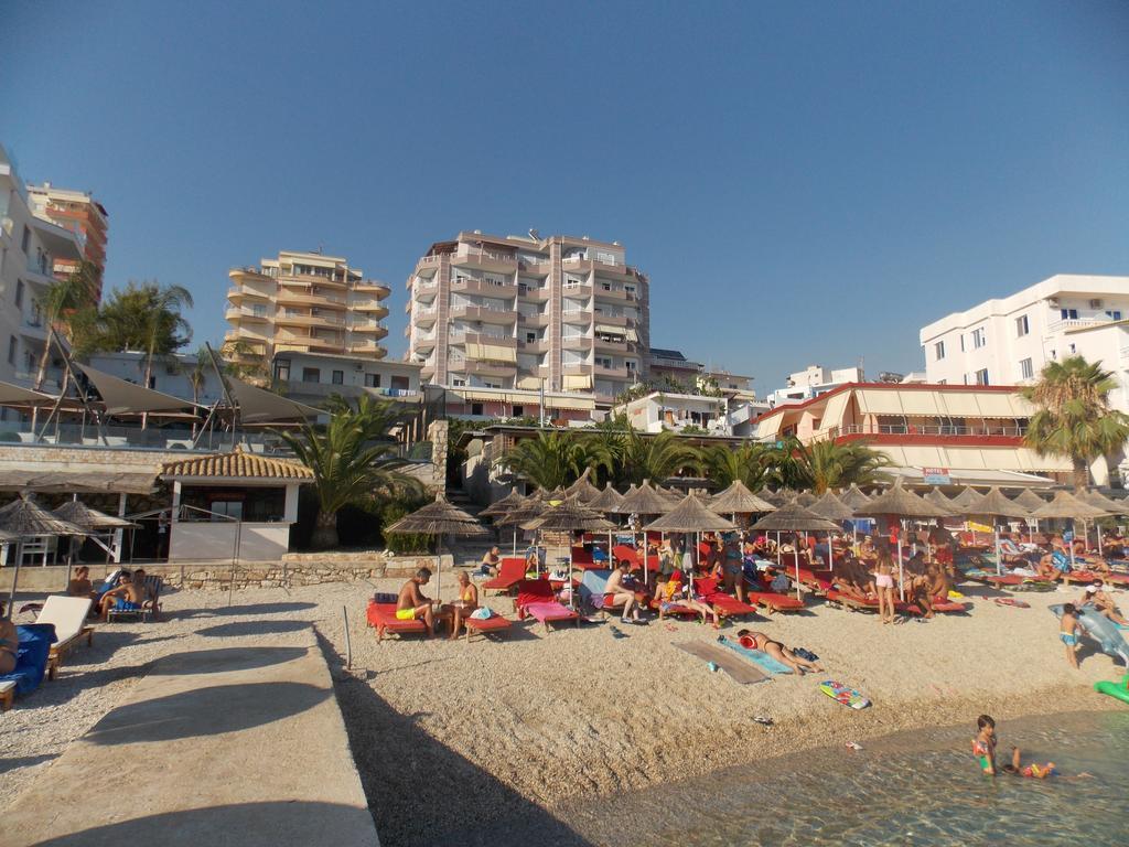 Detjon Beach Apartments Sarande Bagian luar foto